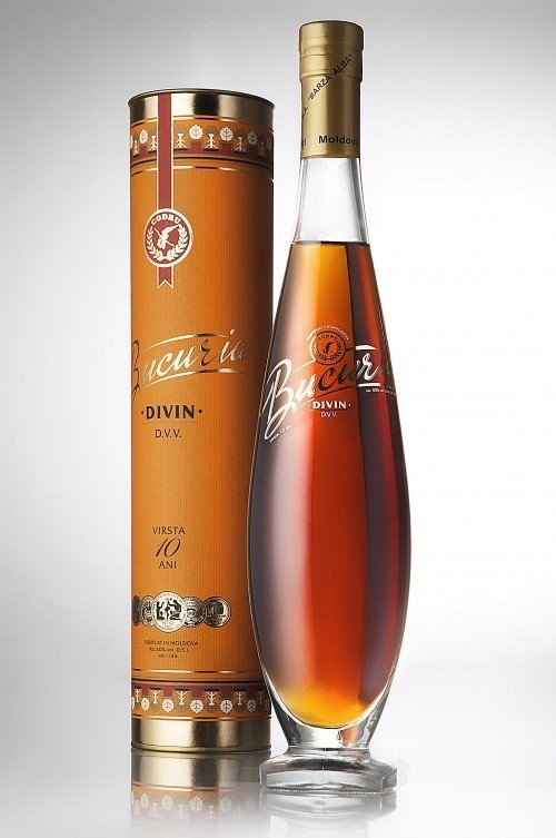 Коньяк "Букурия" 10 лет, Барза Албэ. 0,5 л. тубус