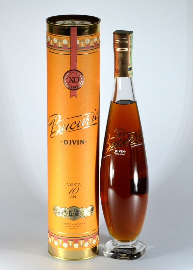 Коньяк "Букурия" 10 лет, Барза Албэ. 0,5 л. тубус