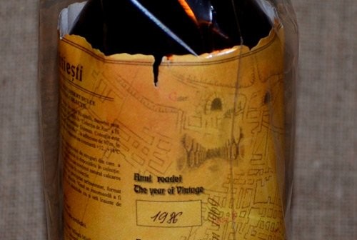 Вино «Гратиешты» Милештий Мичь, 1986 года урожая.