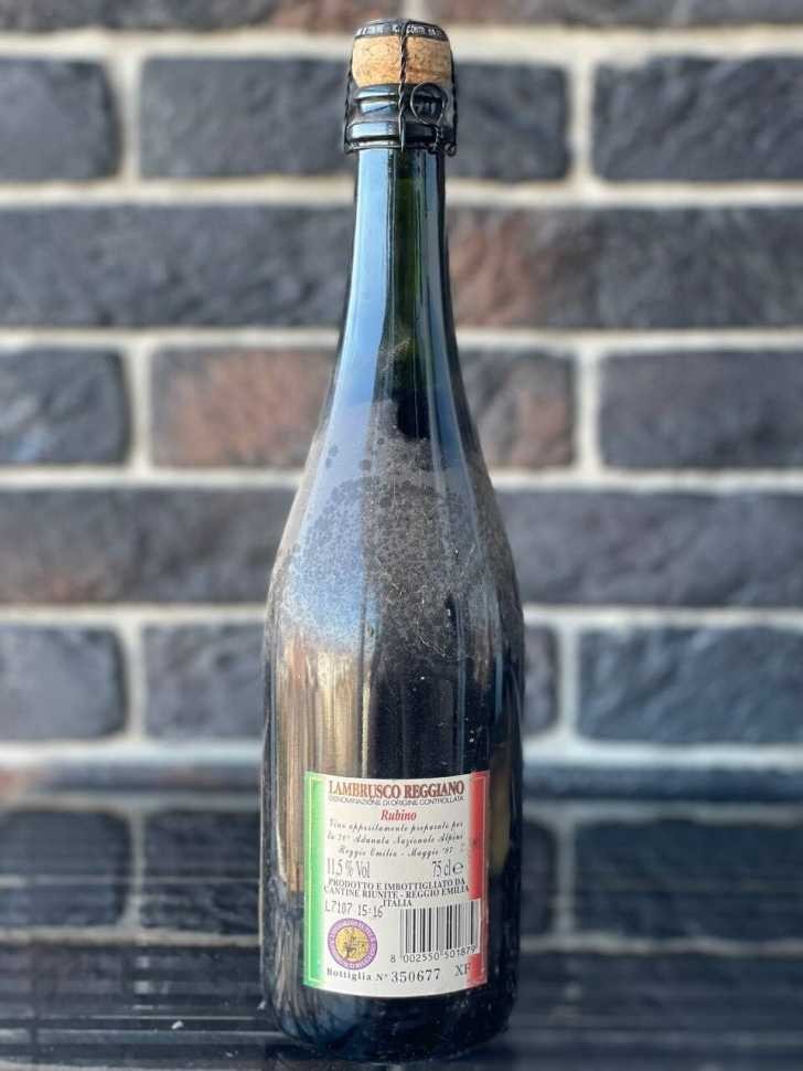 Вино "Lambrusco Reggiano Riunite" 1997 года урожая