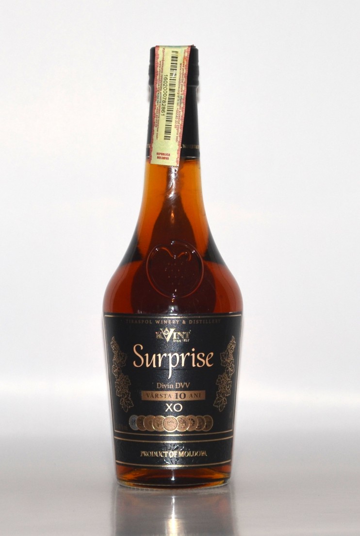 Коньяк КВИНТ "Сюрпризный" 10 лет. Конус 0,5 л.